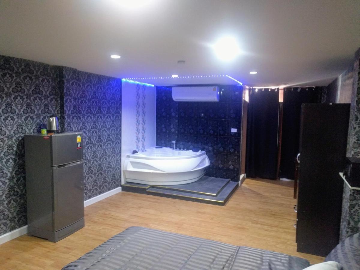 Gw Guesthouse Pattaya Exteriör bild