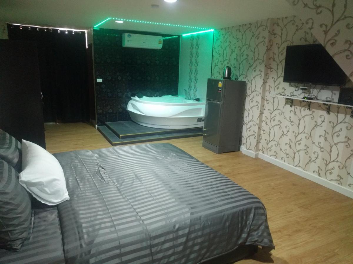 Gw Guesthouse Pattaya Exteriör bild